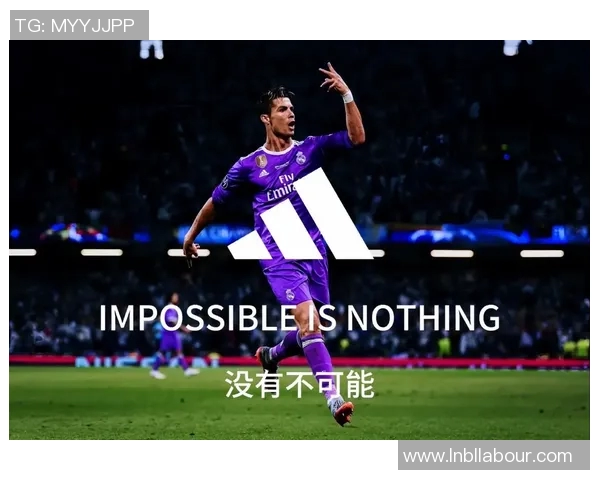 C罗在赛场上挥洒汗水，展现无与伦比的足球技艺与拼搏精神