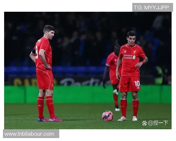 曾经辉煌如今破产的十大足球球星盘点及其背后原因分析