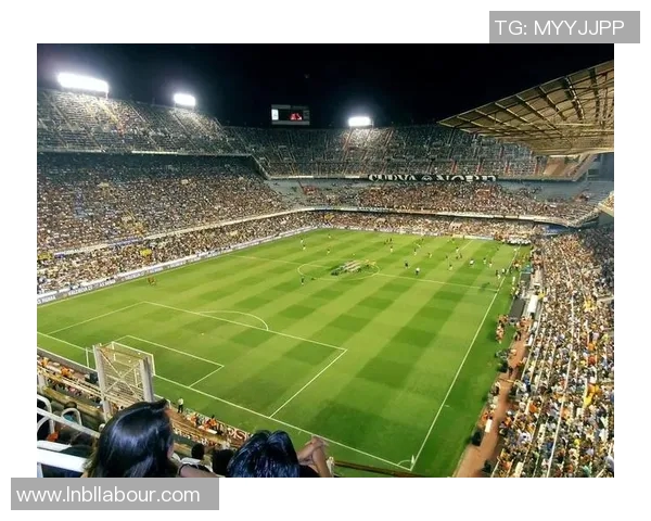 西班牙足球当红球星闪耀绿茵场引领新时代荣耀征程