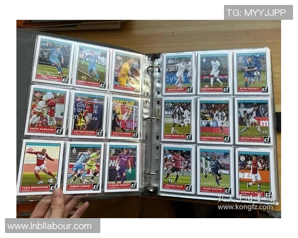 足球卡片拆卡体验揭秘 球星卡收藏与投资的乐趣与挑战