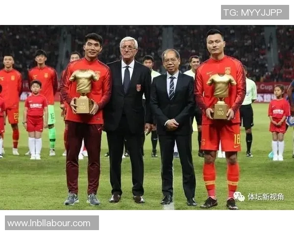 全球足球巨星背后女性风采:他们的妻子如何影响球员职业生涯与生活 全球足球巨星背后女性风采:他们的妻子如何影响球员职业生涯与生活